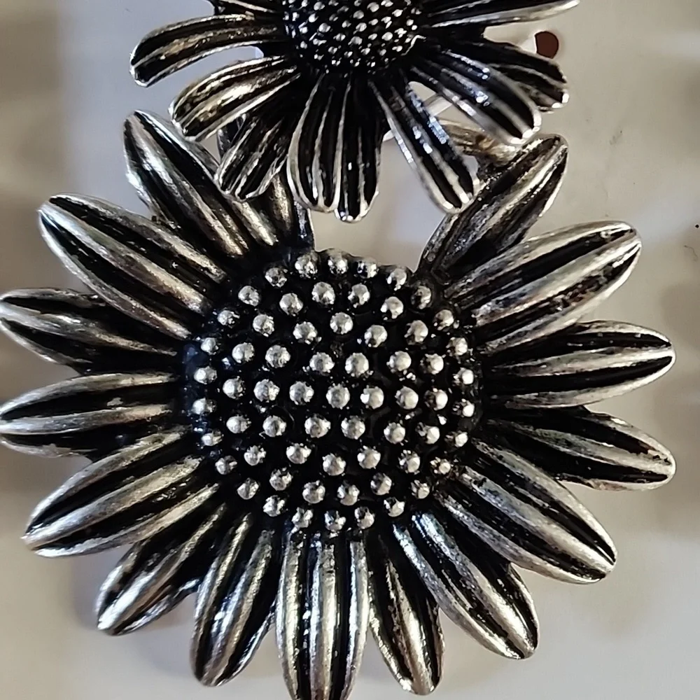 ZARA Double Flower Earrings - Picture 8 of 13